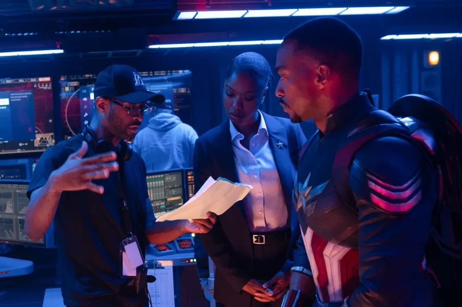 Director Julius Onah, Xosha Roquemore, and Anthony Mackie behind the scenes of Marvel Studios' CAPTAIN AMERICA: BRAVE NEW WORLD.