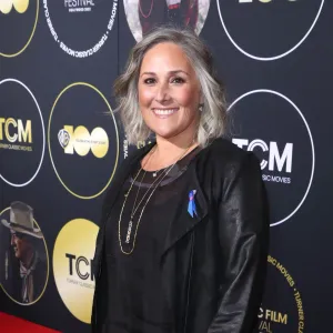Ricki Lake Celebrates Complete Self-Acceptance With Nude Pic