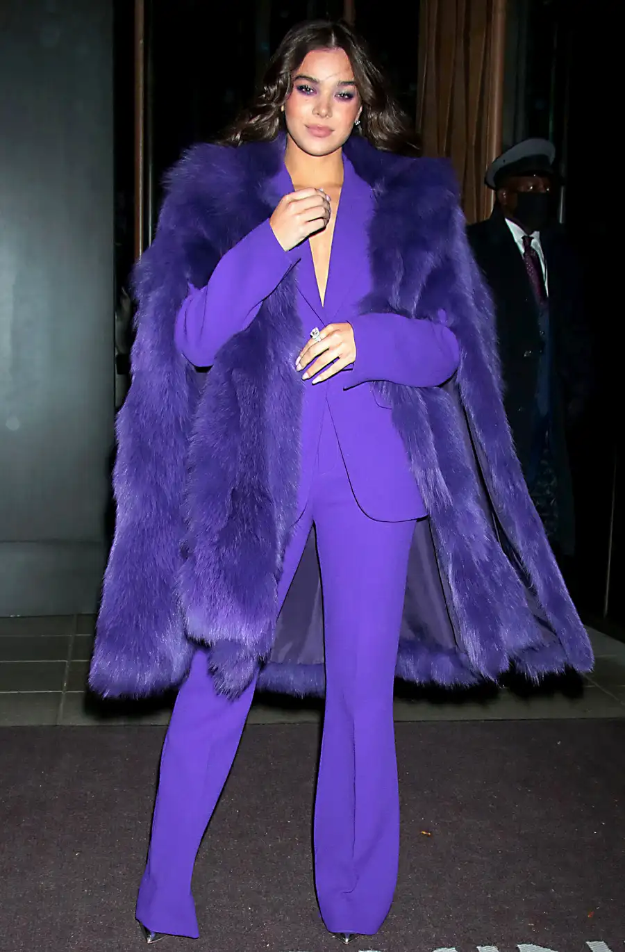 See Hailee Hailee Steinfeld’s Sultry Fashion Evolution: From Cutout Couture to Monochrome Ensembles