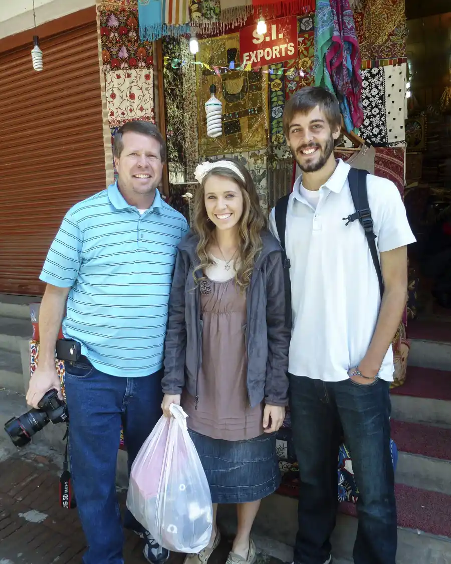 'Shiny Happy People' Docuseries: Biggest Duggar Family Revelations