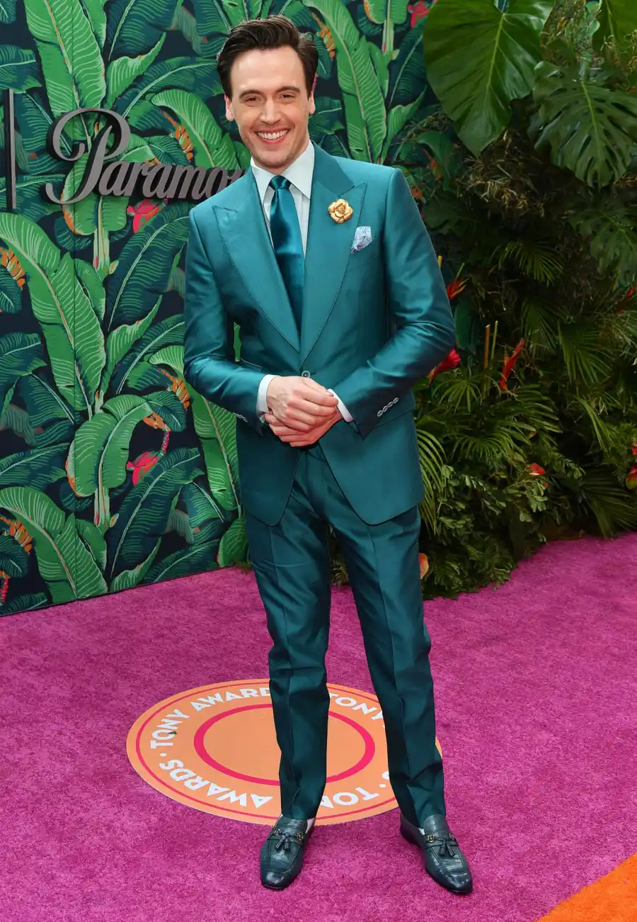 Tony-Awards-2023_Red-Carpet-Arrivals-272 Erich Bergen