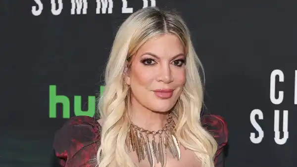 Tori-Spelling-Has-Girl-s-Night-Out-With-Daughters-Stella-and-Hattie-at--Cruel-Summer--Premiere--Photo-221