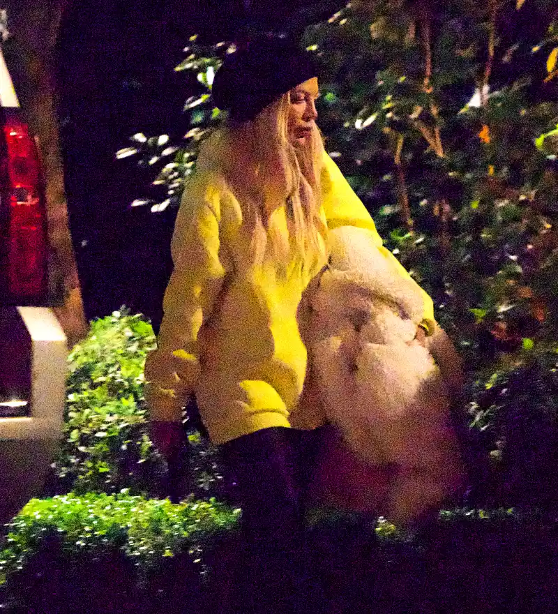 Tori Spelling Wears 'What the Actual F—k Is Going On' Sweatshirt Amid Dean McDermott Drama