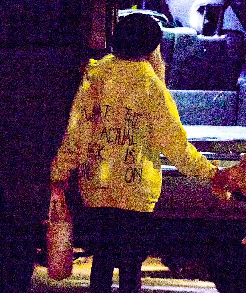 Tori Spelling Wears 'What the Actual F—k Is Going On' Sweatshirt Amid Dean McDermott Drama