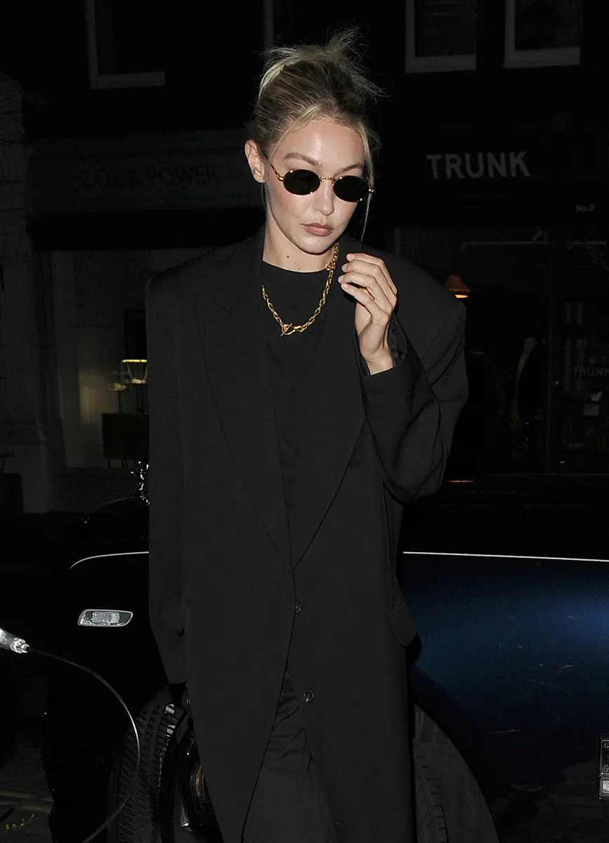 gigi-hadid-oval-sunglasses-2