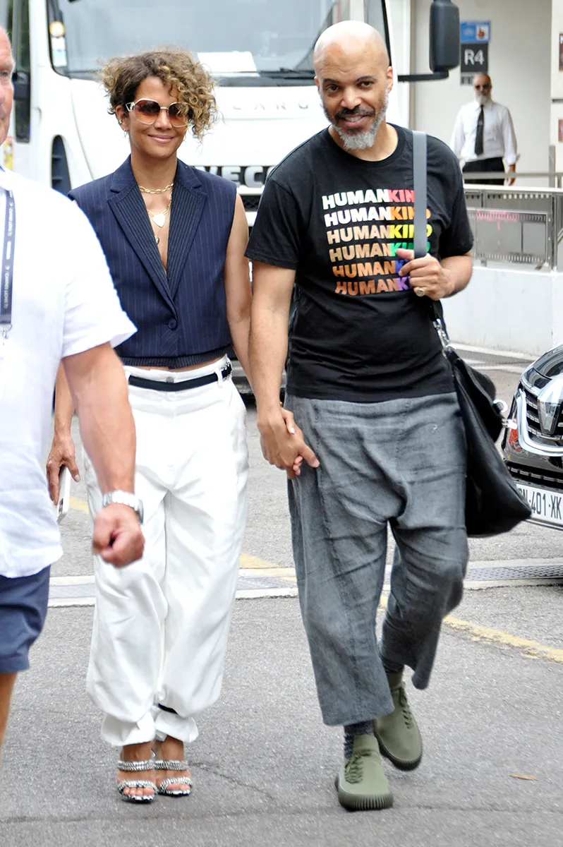 alle-berry-pinstripe-vest-van-hunt