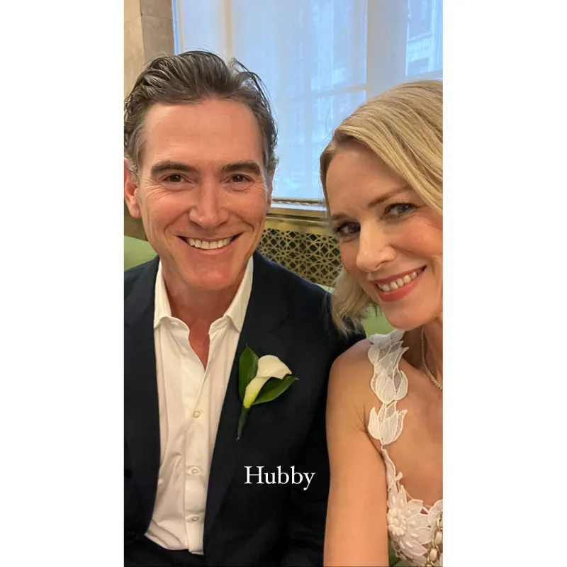 Naomi Watts Marries Billy Crudup Wearing $5K Wedding Dress and Carrying Deli Flowers: Photos