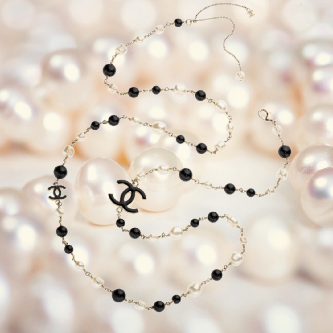 vintage and rare Chanel bags and jewelry at heritage auctions