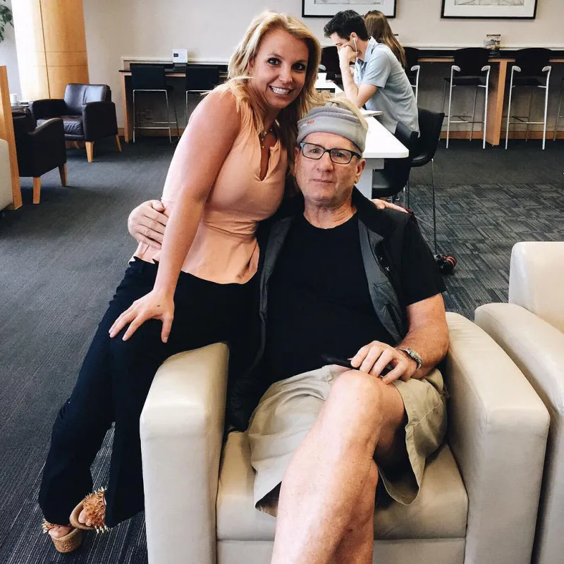 Britney Spears Couldn’t Be More Excited to Meet Modern Family’s Ed O’Neill: Cute Pic