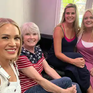 Carrie Underwood Gets Matching Tattoos With Mom and Sisters in Las Vegas: See Photos