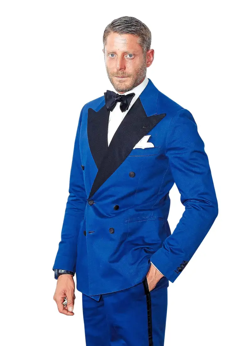 Carson Kressley Keeps a Framed Photo of Cher In His Bathroom One of My Prized Possessions 359