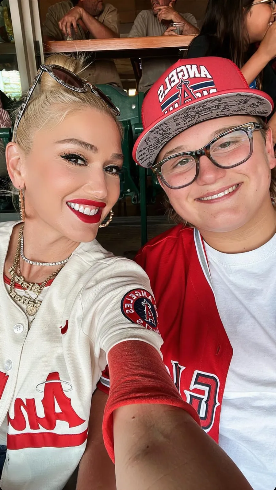 Celebrity Baseball Fans Ben Affleck Emma Stone and More Stars Who Enjoy America s Favorite Pastime 383 Gwen Stefani