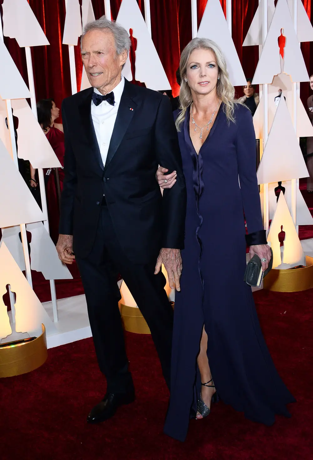 Clint Eastwood Brings Girlfriend Christina Sandera as His Oscars 2015 Date: See Photos of the Couple