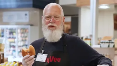 David Letterman Dons Apron for Surprise Shift at Iowa Grocery Store