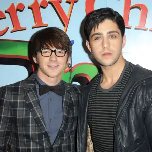 Drake Bell, Josh Peck Hug It Out at 2017 VMAs After Their Feud