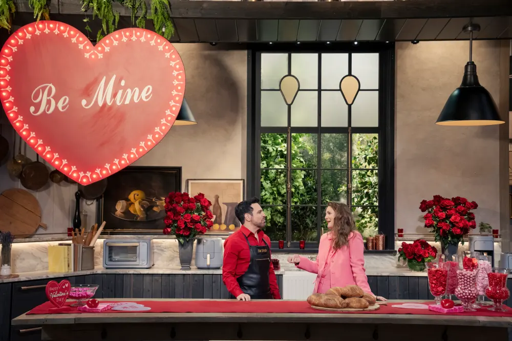 Drew Barrymore Has a Defense for Berger s Breakup Tactics With Carrie on Sex and the City &mdash; And It s Convincing 381