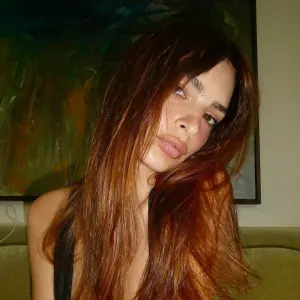 Emily Ratajkowski Looks Foxy With Ginger Hair: ‘Gone Red’