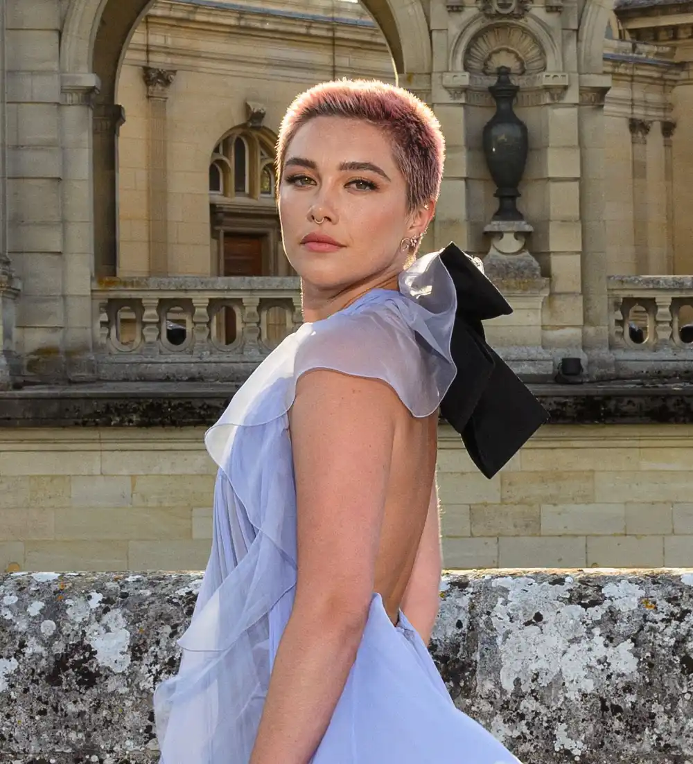 Florence Fugh Pink Hair -FEATURED