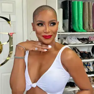 Guerdy Abraira Shaves Head