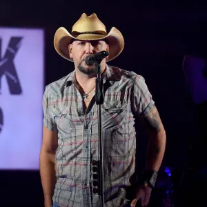 Jason Aldean s Most Controversial Moments Cheating Scandal Try That in a Small Town Drama More 330