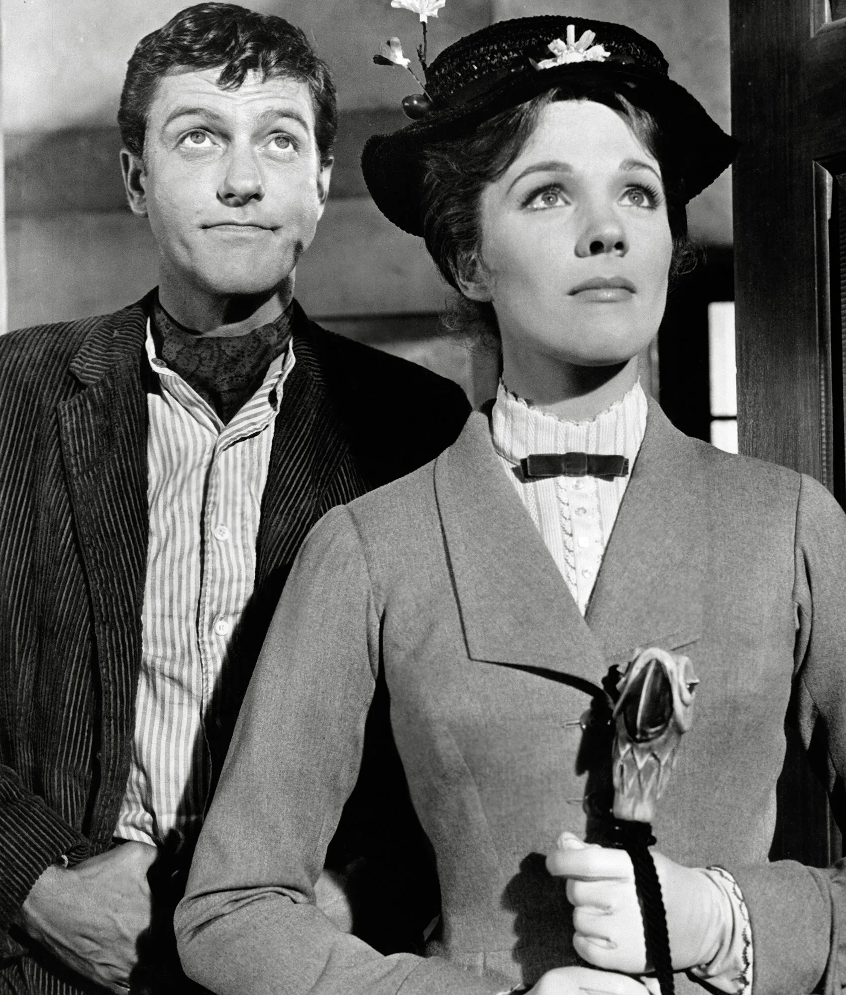 Julie Andrews, Dick Van Dyke Have Mary Poppins Reunion on Red Carpet 50 Years After Debut: Picture