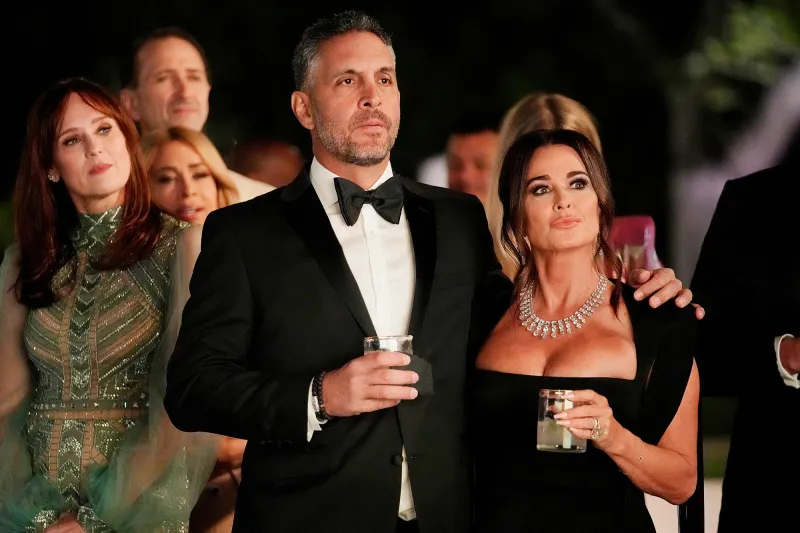 Kyle Richards Files for Divorce From Mauricio Umansky After 27 Years of Marriage-184