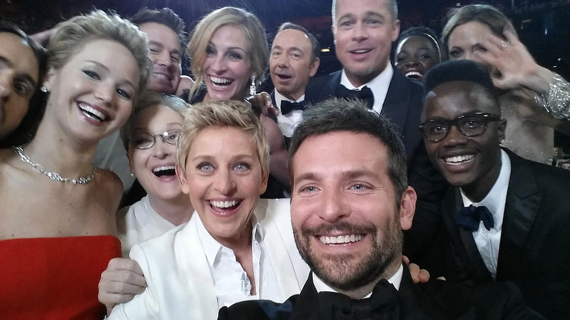 Liza Minnelli Gets Left Out of Ellen DeGeneres’ Star-Packed Oscars Selfie: Picture