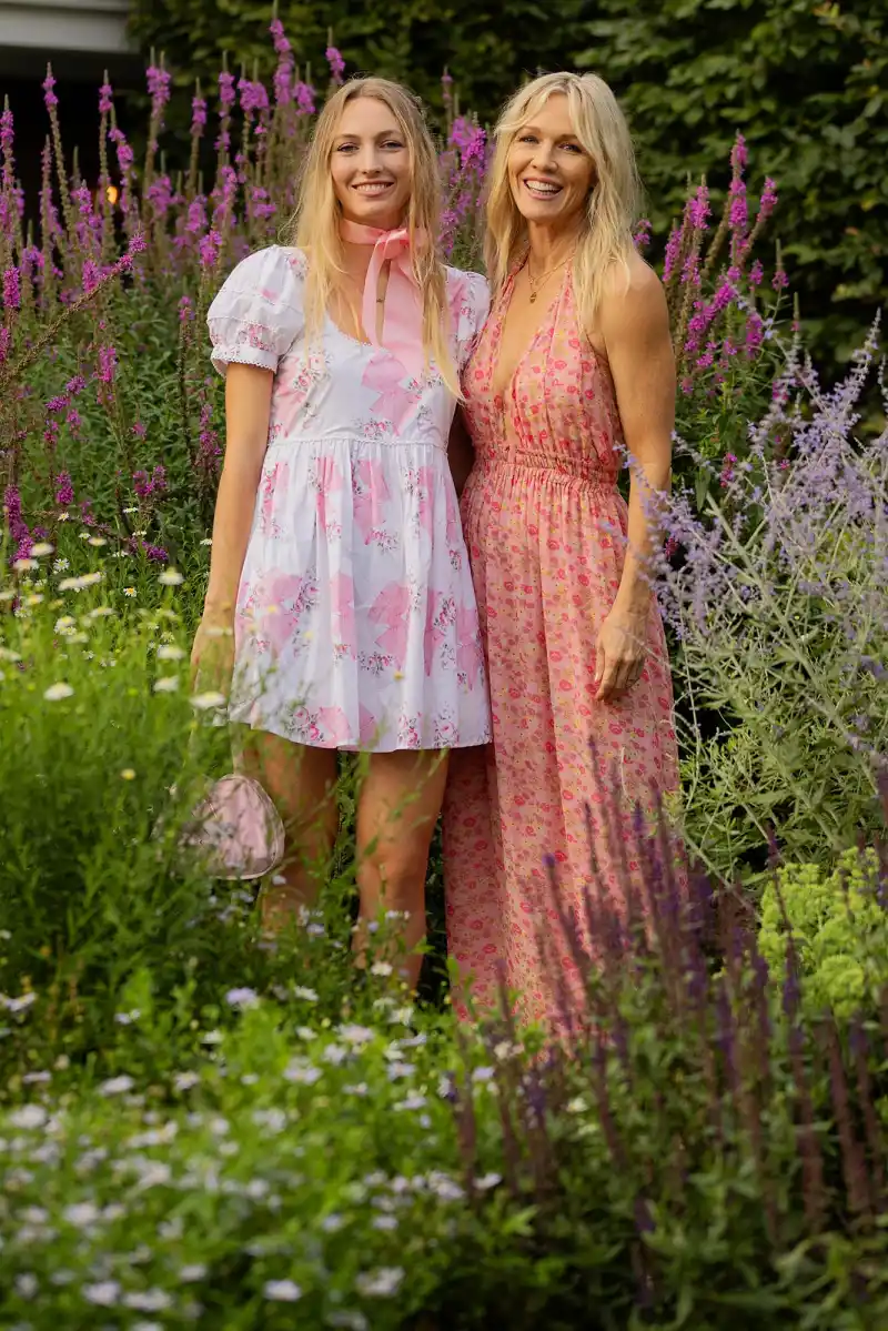 Luca Garth and Jennie Garth Hot Pics