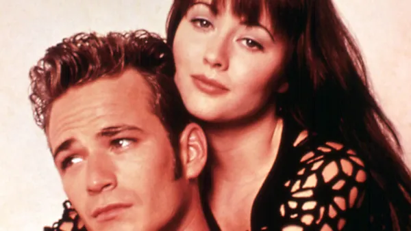 Luke Perry Pays Tribute to Shannen Doherty at ‘Beverly Hills, 90210’ Reunion at RewindCon