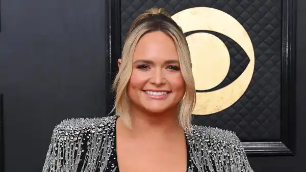 Miranda Lambert Feels There Is a Level of Respect That Is Expected at a Show Amid Fan Selfie Drama 324