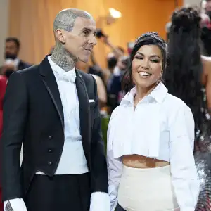 Pregnant Kourtney Kardashian Shows Off Baby Bump During Denver Outing With Travis Barker