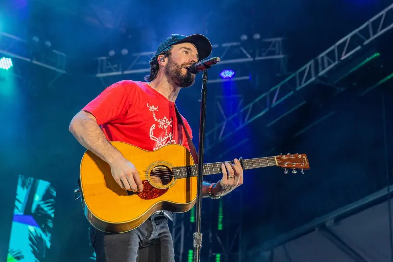 Sam Hunt Says He Had Some Growing Up to Do Before He Became a Father 294
