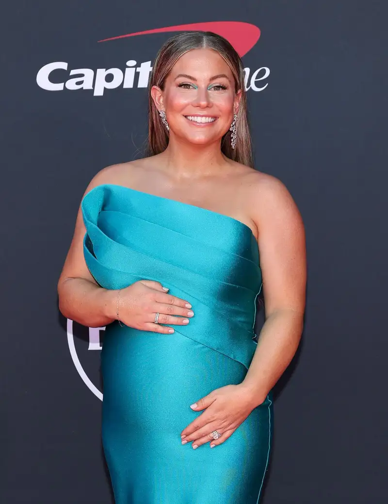 Shawn Johnson Debuts Her Baby Bump on the 2023 ESPY Awards Red Carpet 271