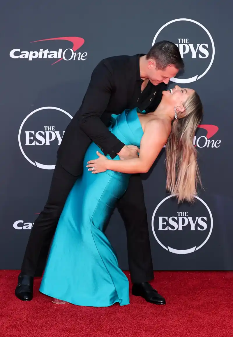 Shawn Johnson Debuts Her Baby Bump on the 2023 ESPY Awards Red Carpet 272