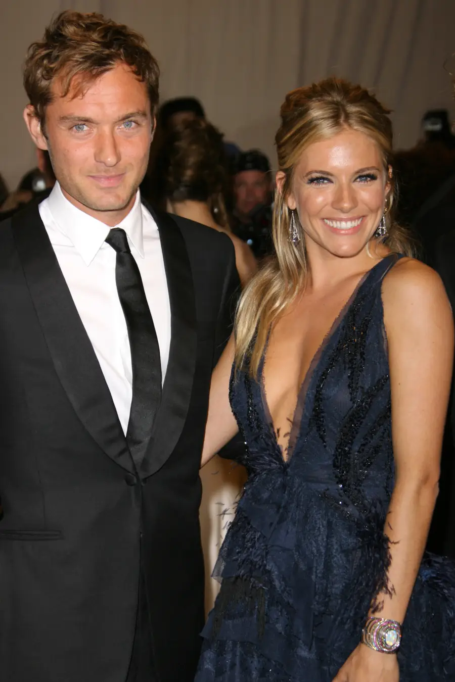 Sienna Miller-s Dating History-Jude Law -Tom Sturridge and More