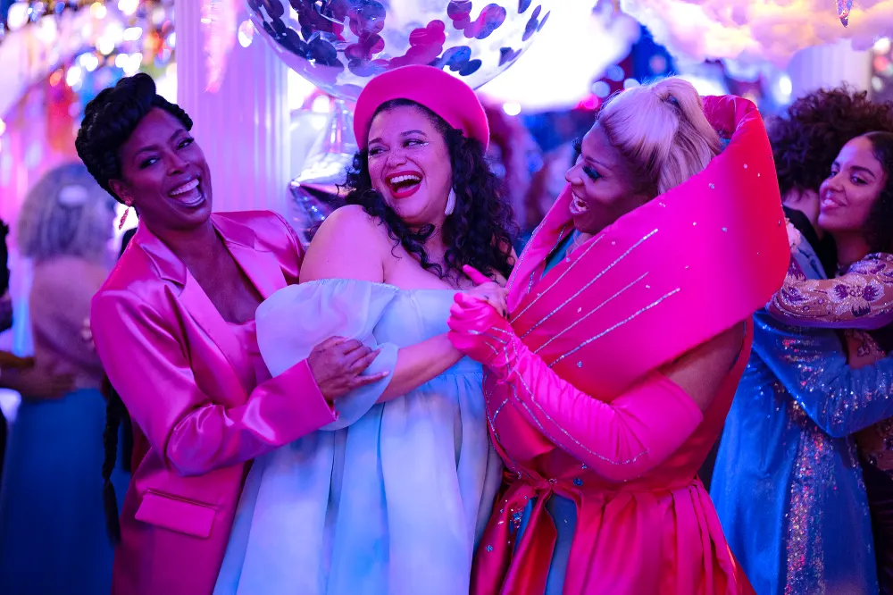 Feature 1 -Survival of the Thickest- Costumer on Michelle Buteau-s Style