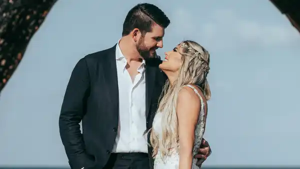 Bachelor Nation's Juelia Kinney Marries Evan Bass' Brother Aaron Bass in Cancun: Photos