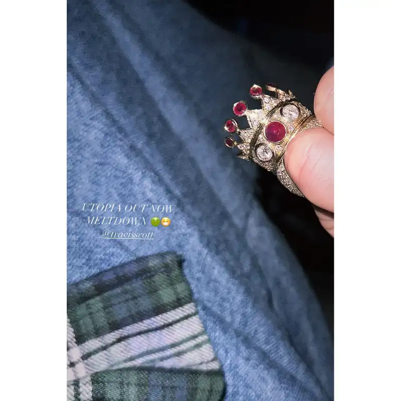 Drake Purchased Tupac Shakur’s Self-Designed Gold Crown Ring for $1.01 Million Because, Of Course