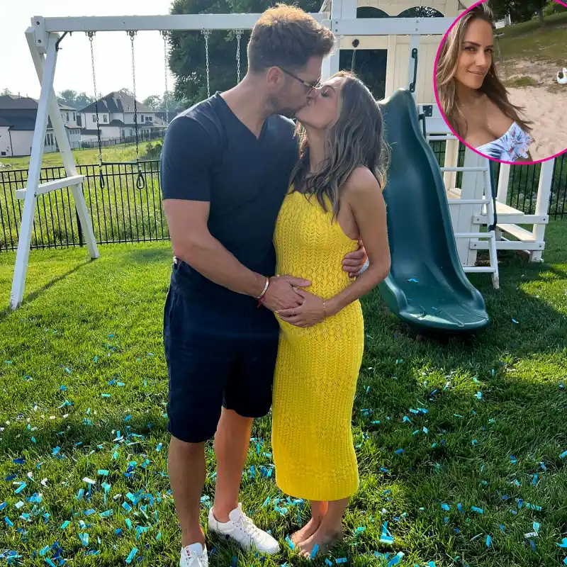 Pregnant Jana Kramer Bares Her Baby Bump in Bikini: Photo