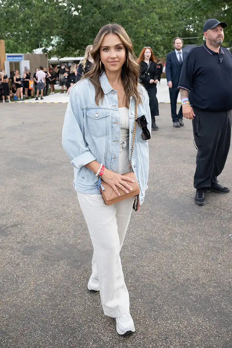 jessica-alba-denim-jacket-