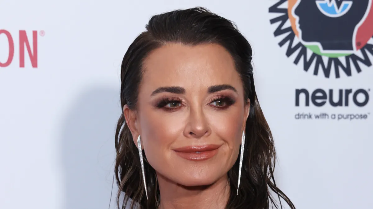 kyle-richards-true-botanical-cleansing-balm