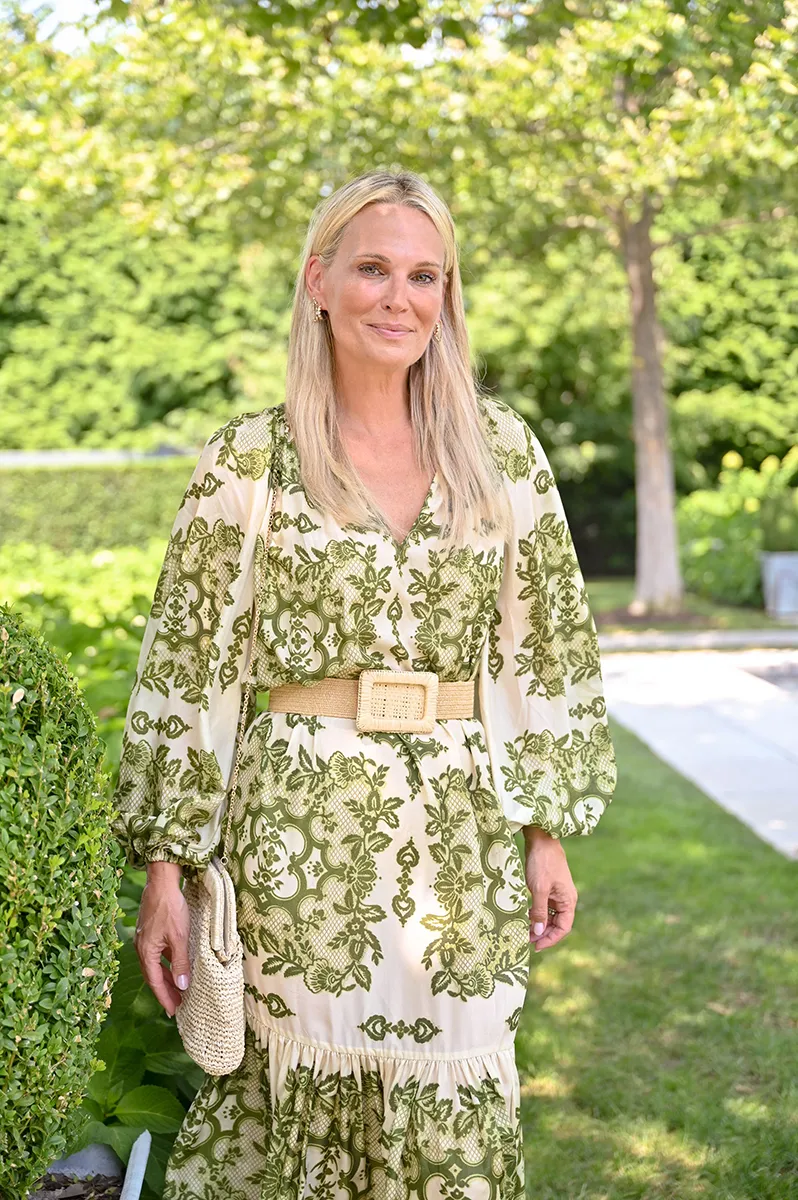 molly-sims-hamptons-dress-2