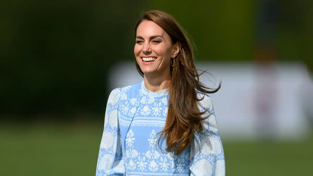 princess-kate-porcelain-blue-dress