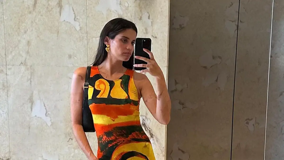 sara-sampaio-heart-earrings