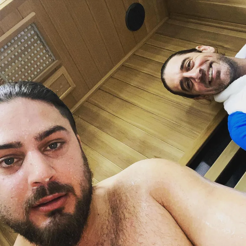 Aaron Rodgers Celebrity Friends Miles Teller Joe Jonas and More Famous Faces in His Inner Circle 328