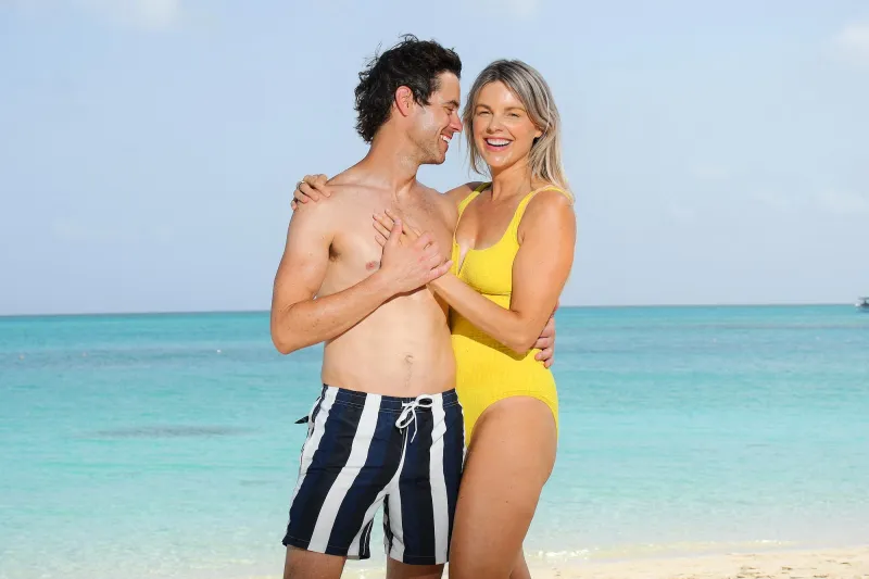 Ali Fedotowsky Manno and Kevin Manno Hot Pics