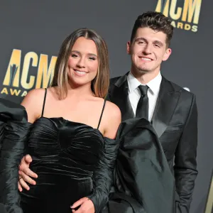 American Idol Alums Gabby Barrett Cade Foehner Expecting Baby No 3