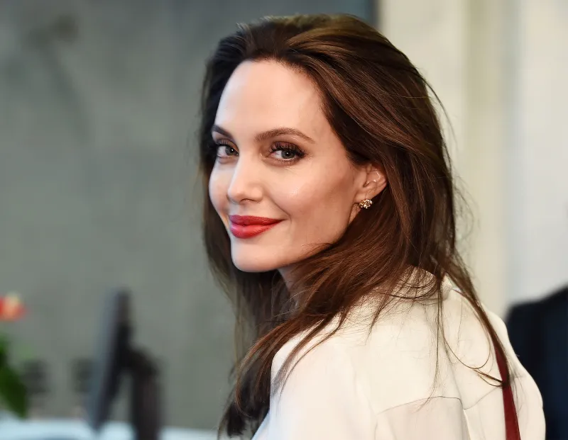 Angelina Jolie’s Tattoo Artist Confirms She’s Not Giving Brad Pitt the Finger With New Ink