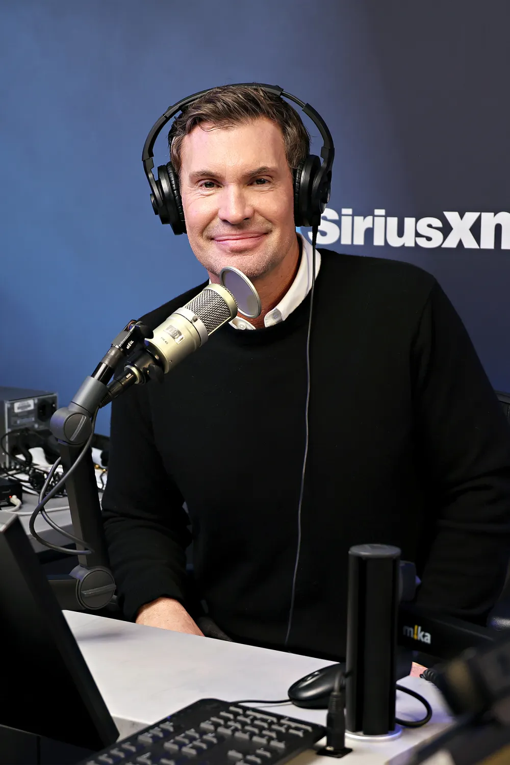 Bravo&rsquo;s Jeff Lewis Calls Out &lsquo;RHOBH&rsquo; Star Sutton Stracke for Eye &lsquo;Infection&rsquo;: &lsquo;Sick as a Dog&rsquo;