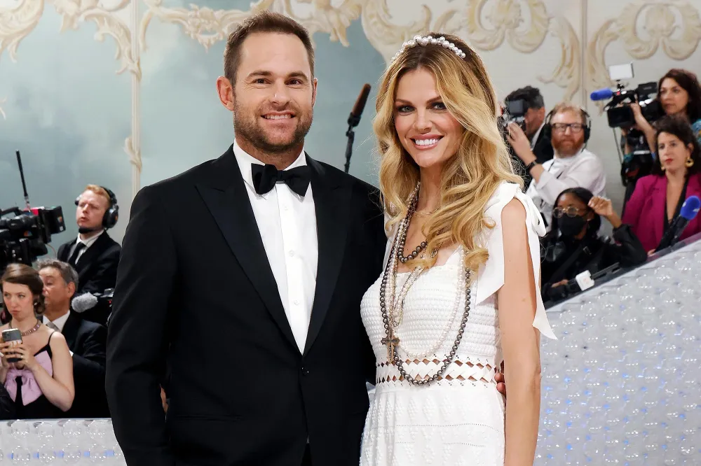 Brooklyn Decker Serves Back Compliments to Andy Roddick Class Act Ex Mandy Moore